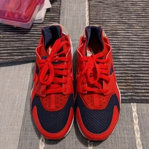 Nike Huaraches Red/Navy (Size 8)